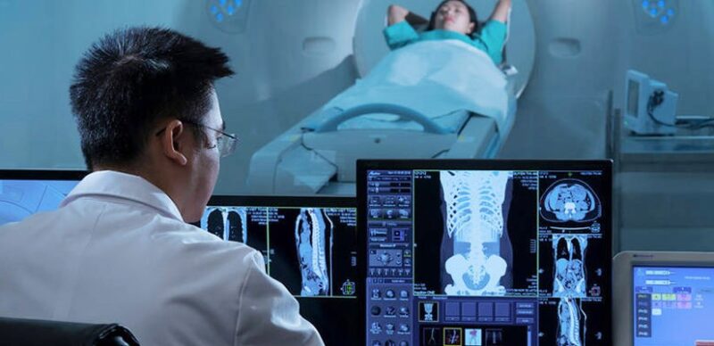 Ứng dụng AI trong y tế - Giải pháp cho hệ thống y tế hiện đại 13 Cải thiện chẩn đoán và điều trị