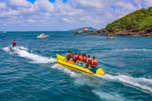 Dịch vụ giải trí và thể thao