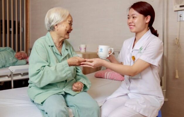 Thể hiện tinh thần trách nhiệm và nhân đạo