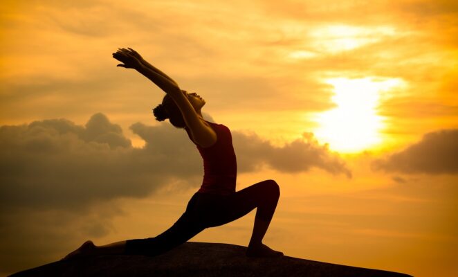 Chăm sóc sức khỏe bằng y học cổ truyền - Kết hợp đông tây y hiện đại 24 Yoga