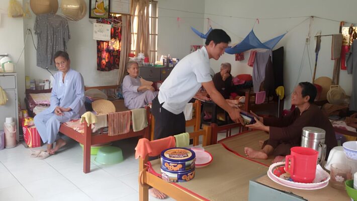 Viện dưỡng lão giá rẻ - Ngôi nhà ấm áp thứ hai cho người cao tuổi 24 Viện dưỡng lão chùa Diệu Pháp